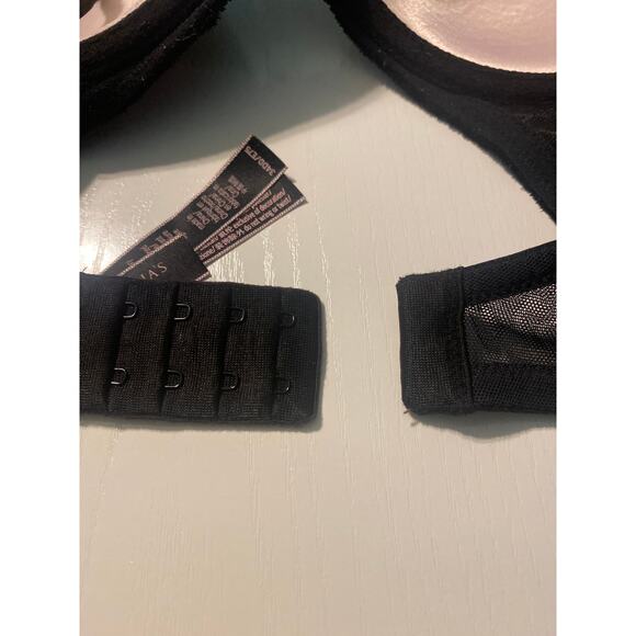 34DD Victoria’s Secret black bra - Picture 7 of 8